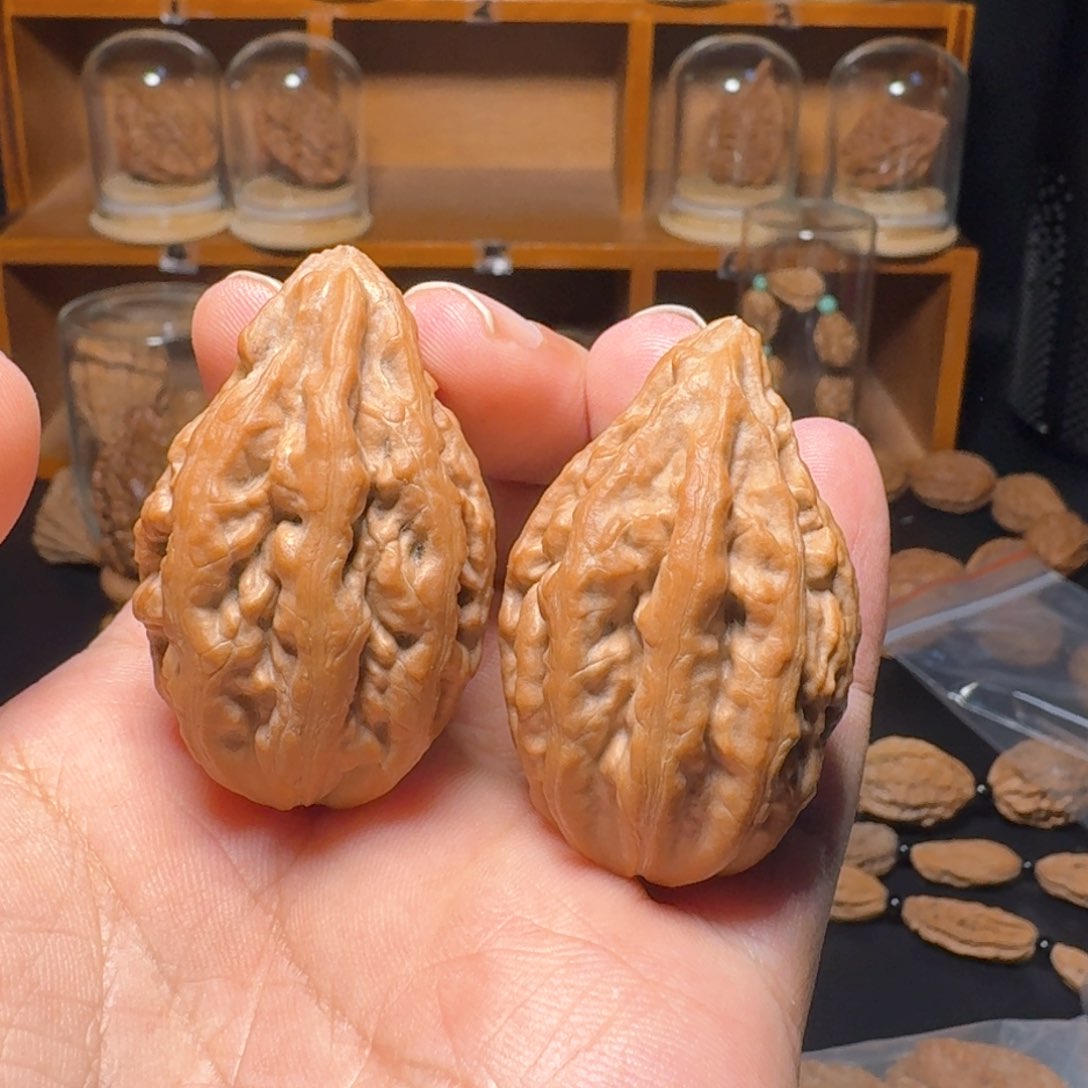 文玩核桃把件粗筋奶瓶