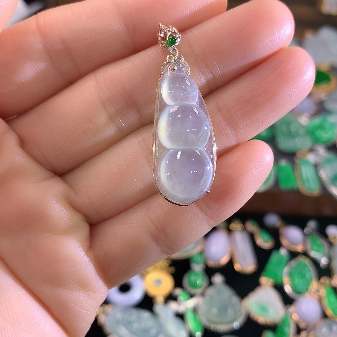 翡翠颈饰18K金镶嵌福豆