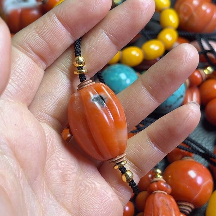 颈饰琉璃用****8琉璃……….