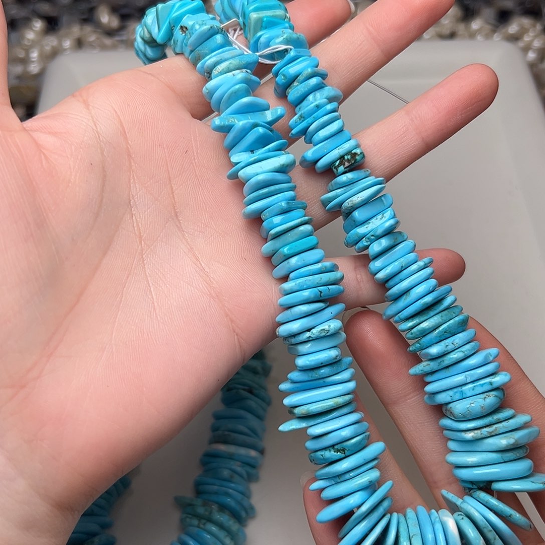 叶***子玛瑙/玉髓合金珠宝半成品G145。原矿松石塔链随形一条