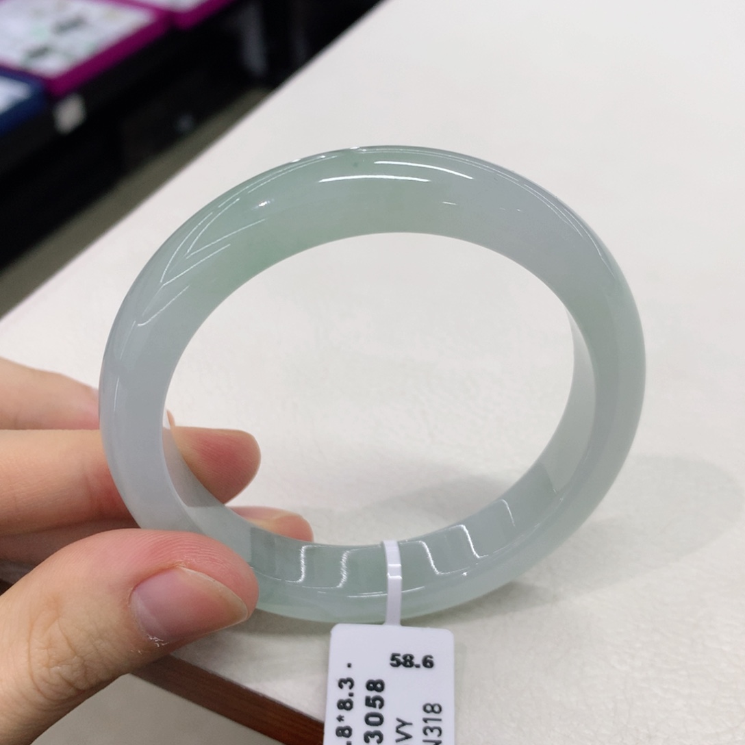 未镶嵌手镯翡翠手镯