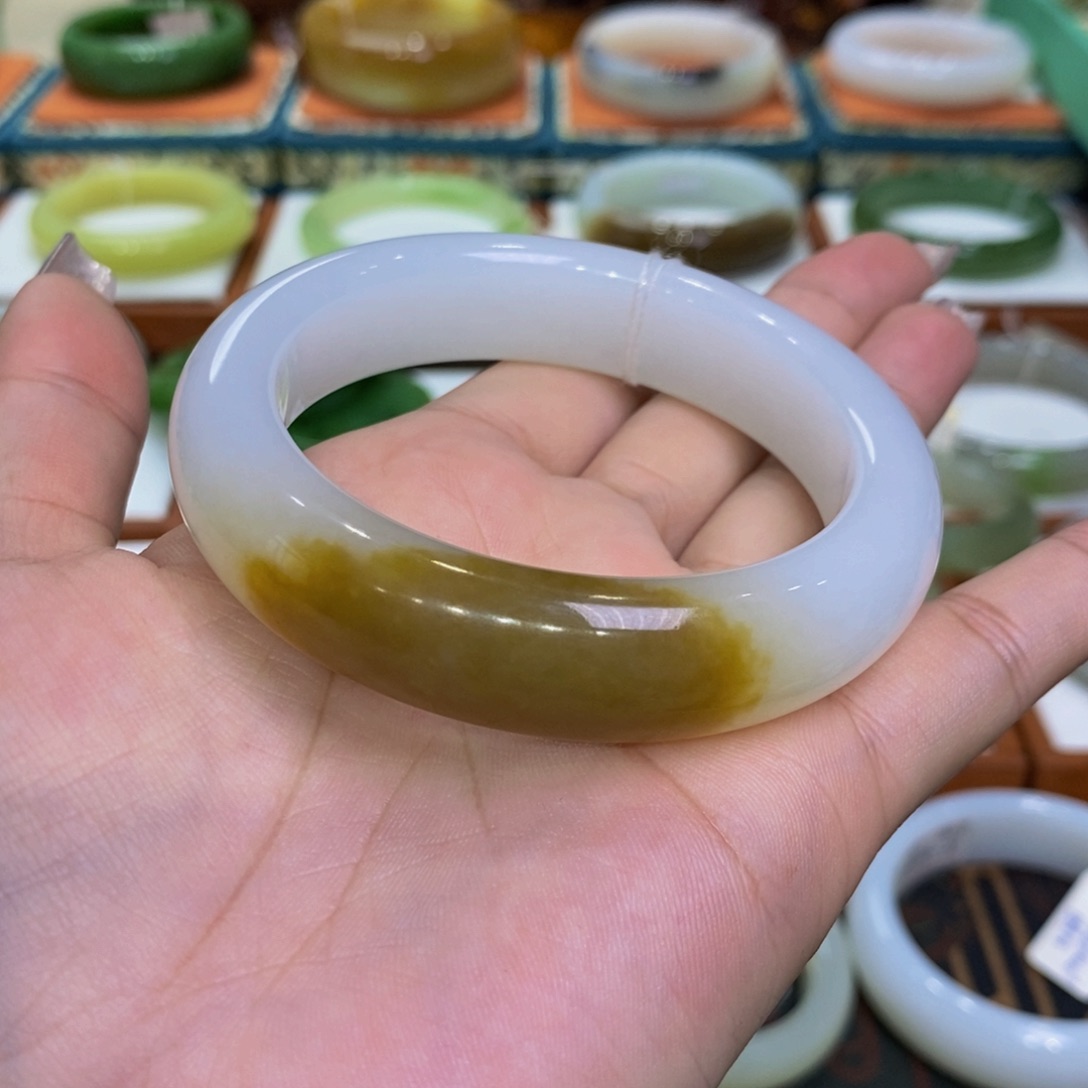 和田玉手镯未镶嵌新疆白糖56