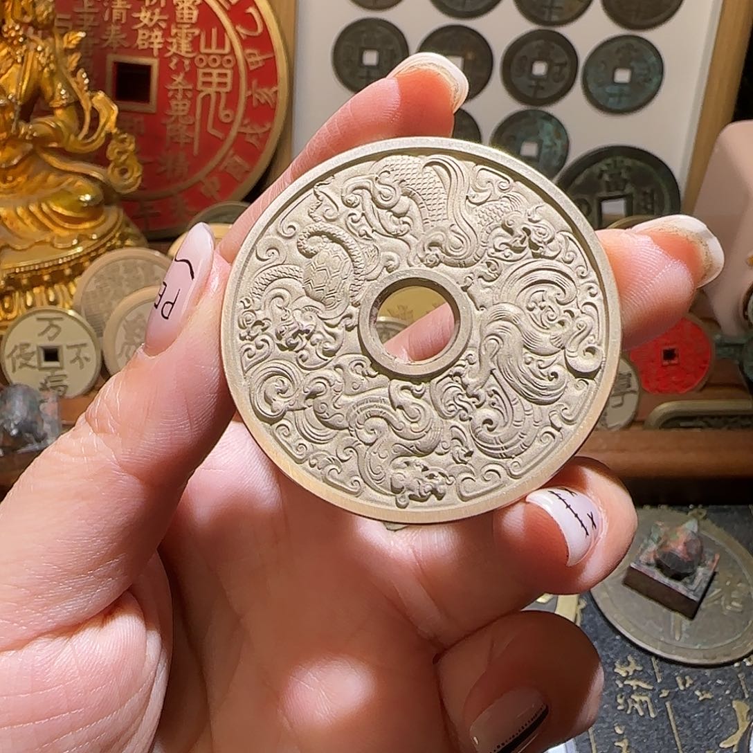 阿***政铜现代仿制工艺品