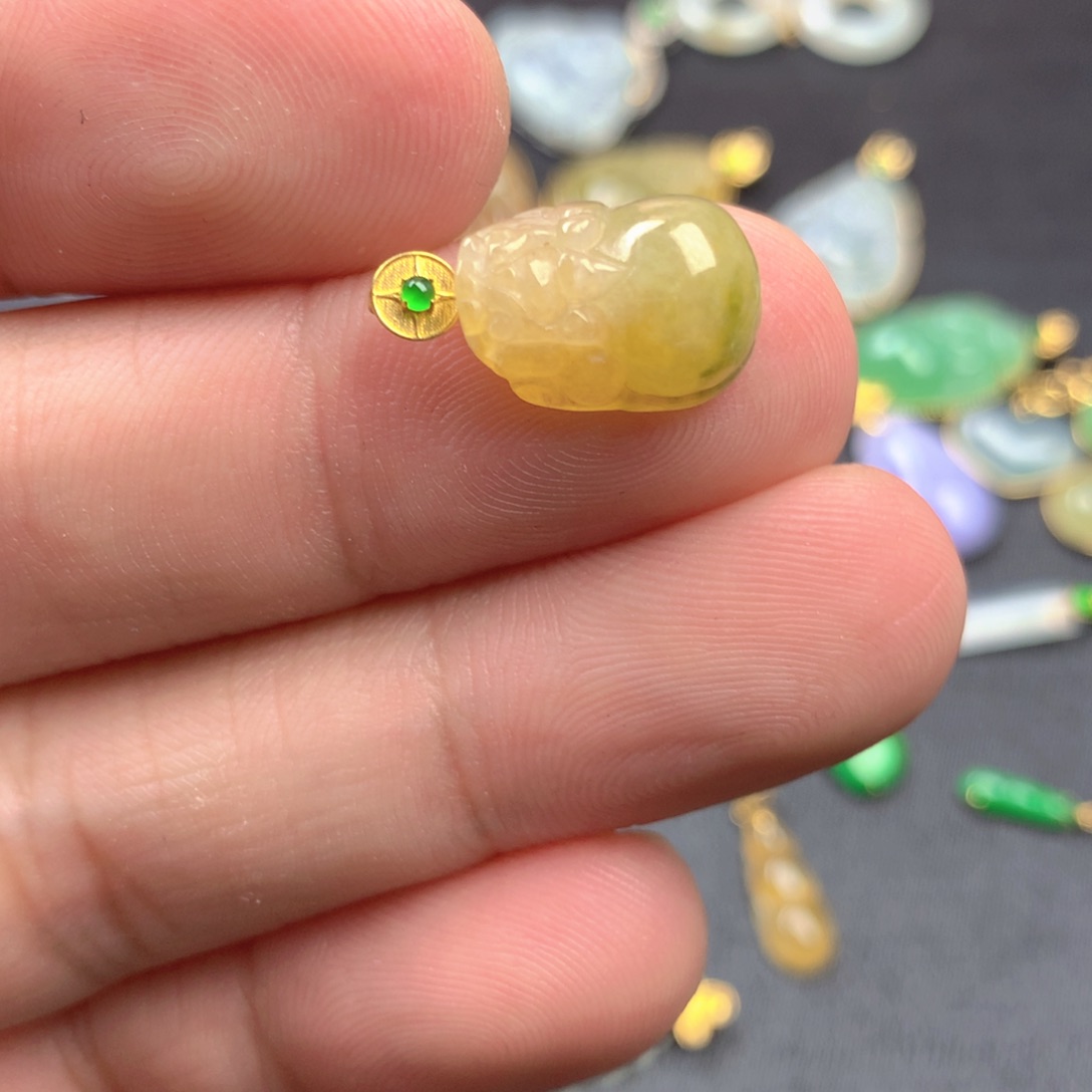 【闪购商品】颈饰18K金镶嵌翡翠翡翠