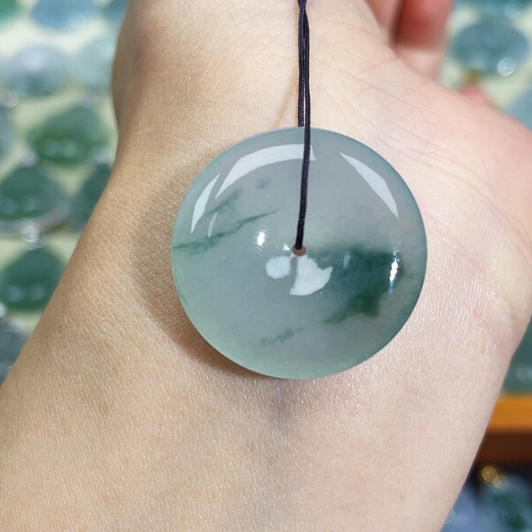 翡翠颈饰未镶嵌吊坠