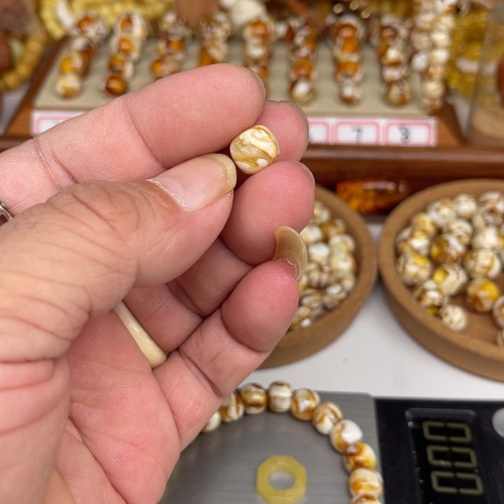 琥珀裸石未镶嵌M43号