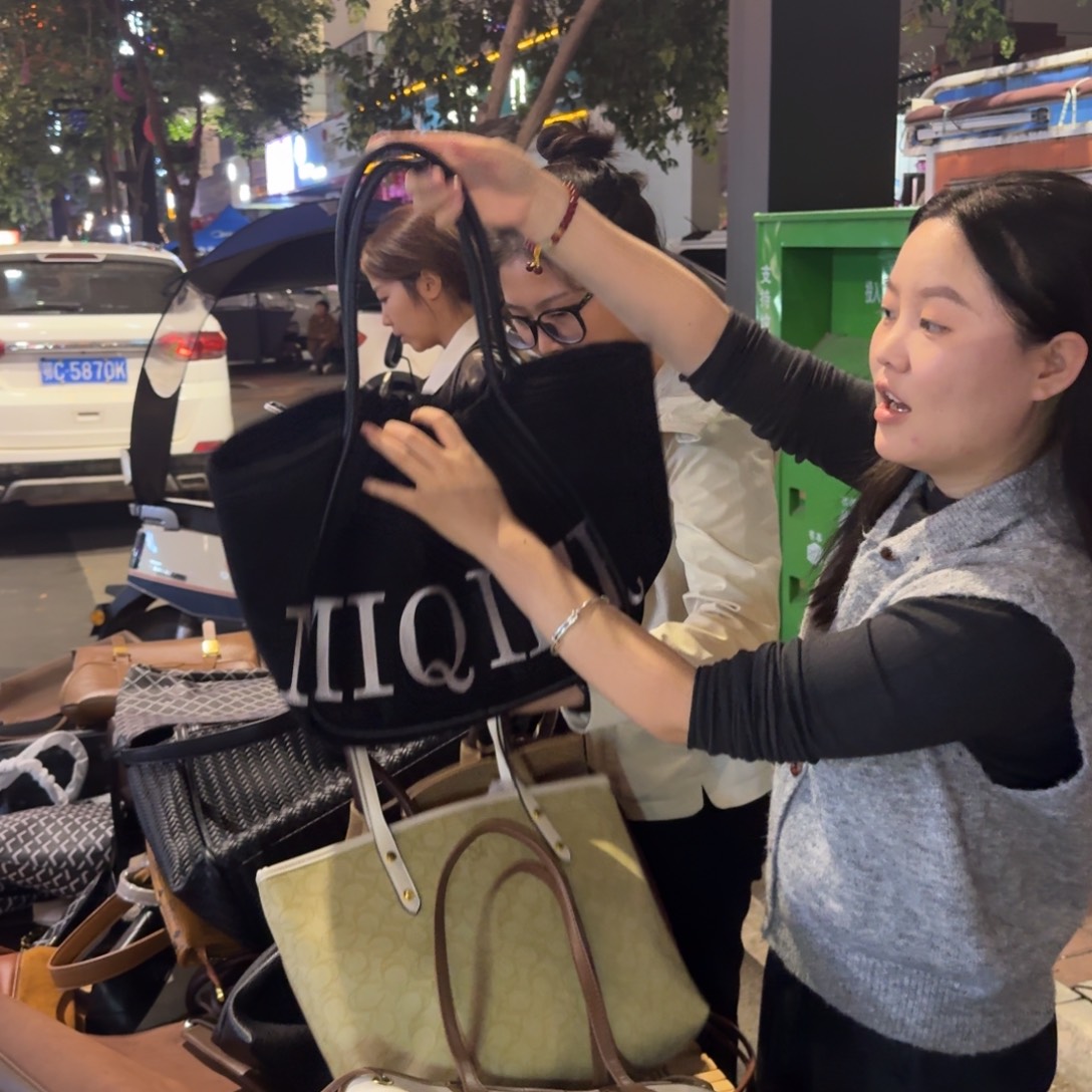 PVC黑色绒面托特高端款