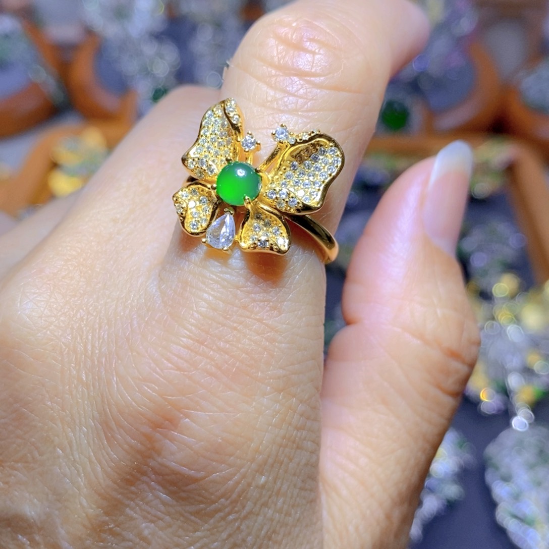 翡翠颈饰银S925镶嵌天然翡翠