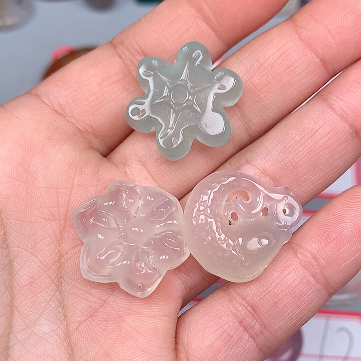 用***2玛瑙/玉髓未镶嵌颈饰
