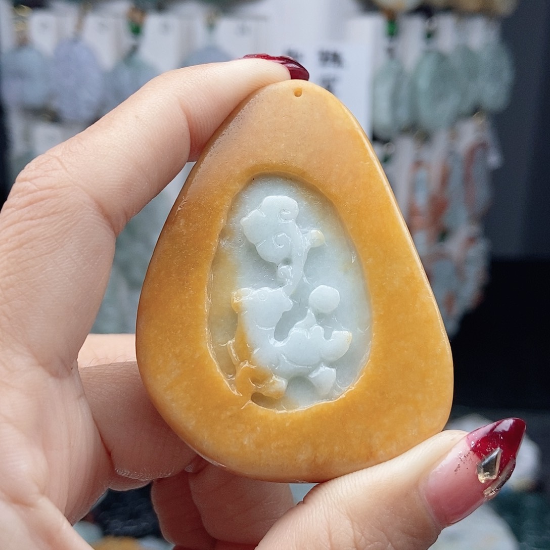 翡翠颈饰未镶嵌翡翠