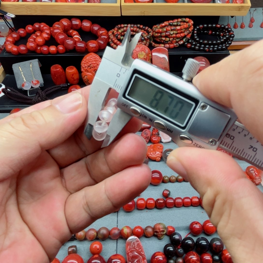 南红玛瑙配饰未镶嵌