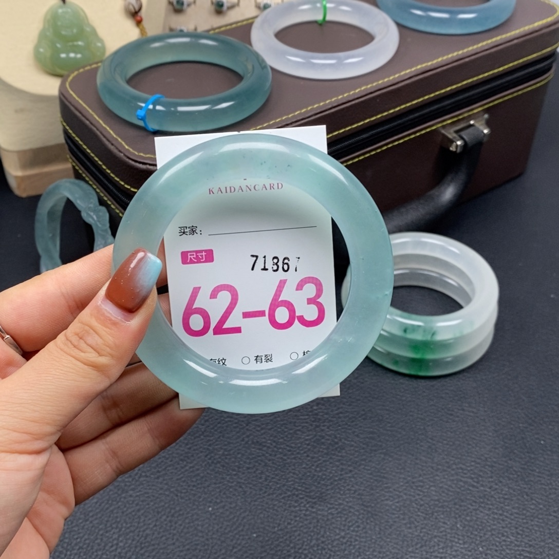 千***财石英质玉未镶嵌手镯