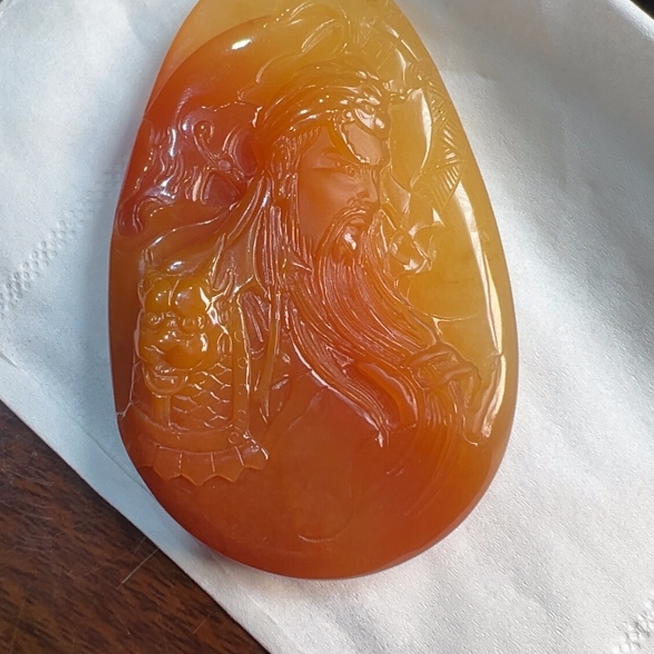 石英质玉（黄龙玉）颈饰未镶嵌