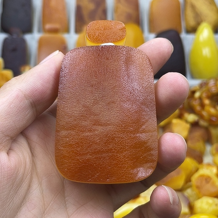 定制琥珀未镶嵌牌子