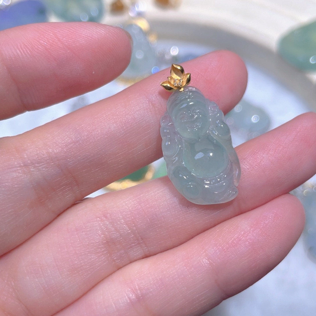 翡翠18K金镶嵌颈饰翡翠