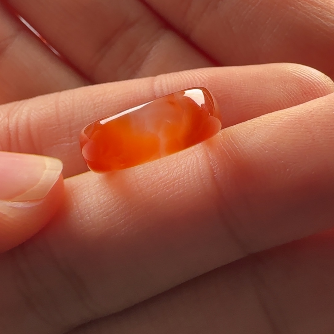 九***郎南红玛瑙未镶嵌跑环：内9.6 外16.9高5.9甘掌飘花 全品