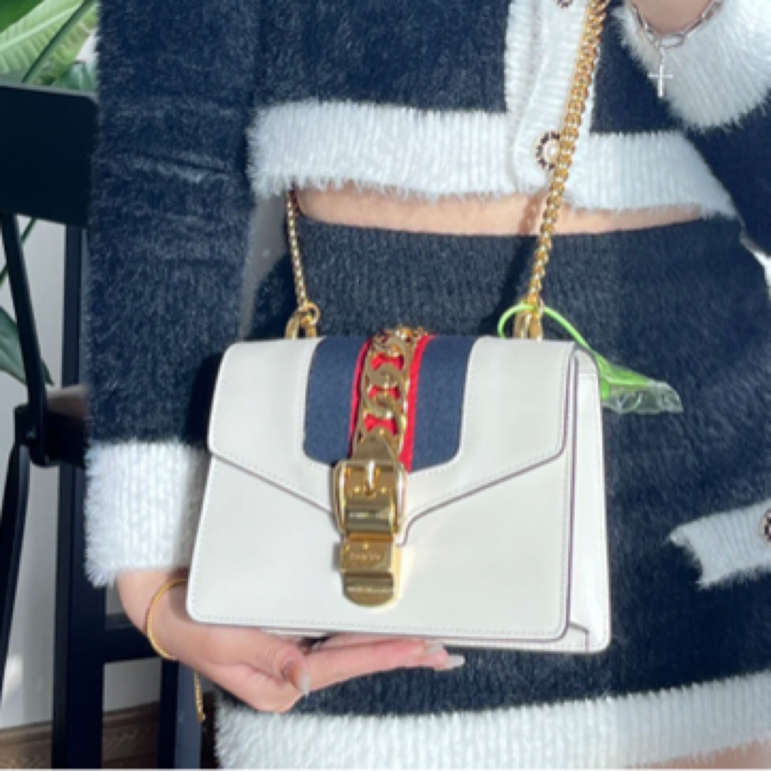 95新 GUCCI/古驰 珍甄 古驰塞尔维亚小号斜挎包 64387