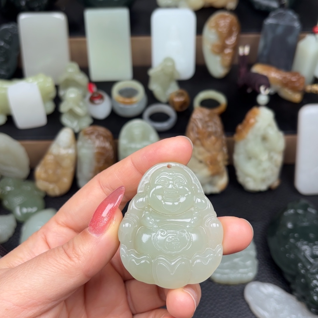 颈饰未镶嵌和田玉