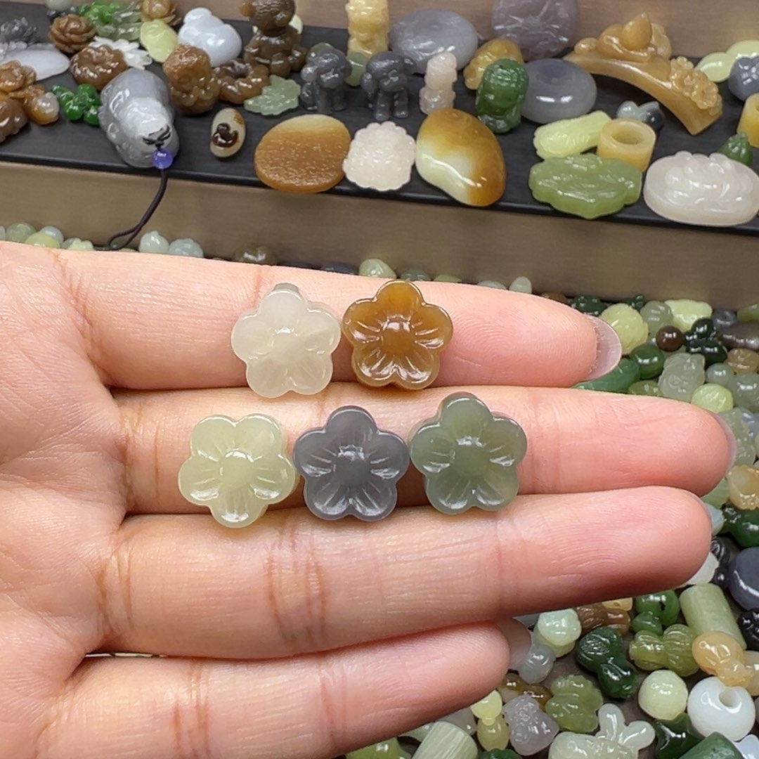 和田玉未镶嵌颈饰88一个多样性发其一