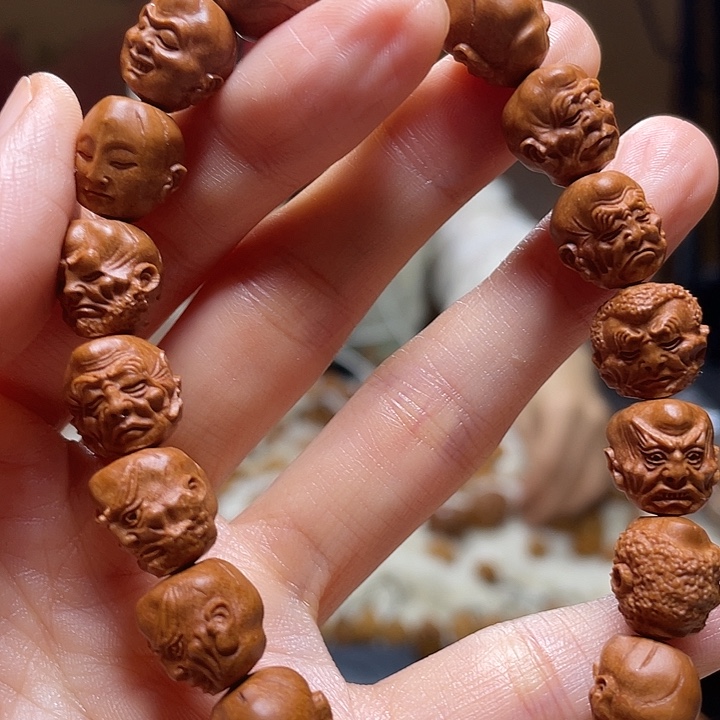 橄榄核吊坠龙纹桃核  十八罗汉