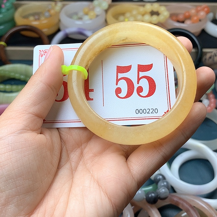 石英质玉（黄龙玉）未镶嵌手镯