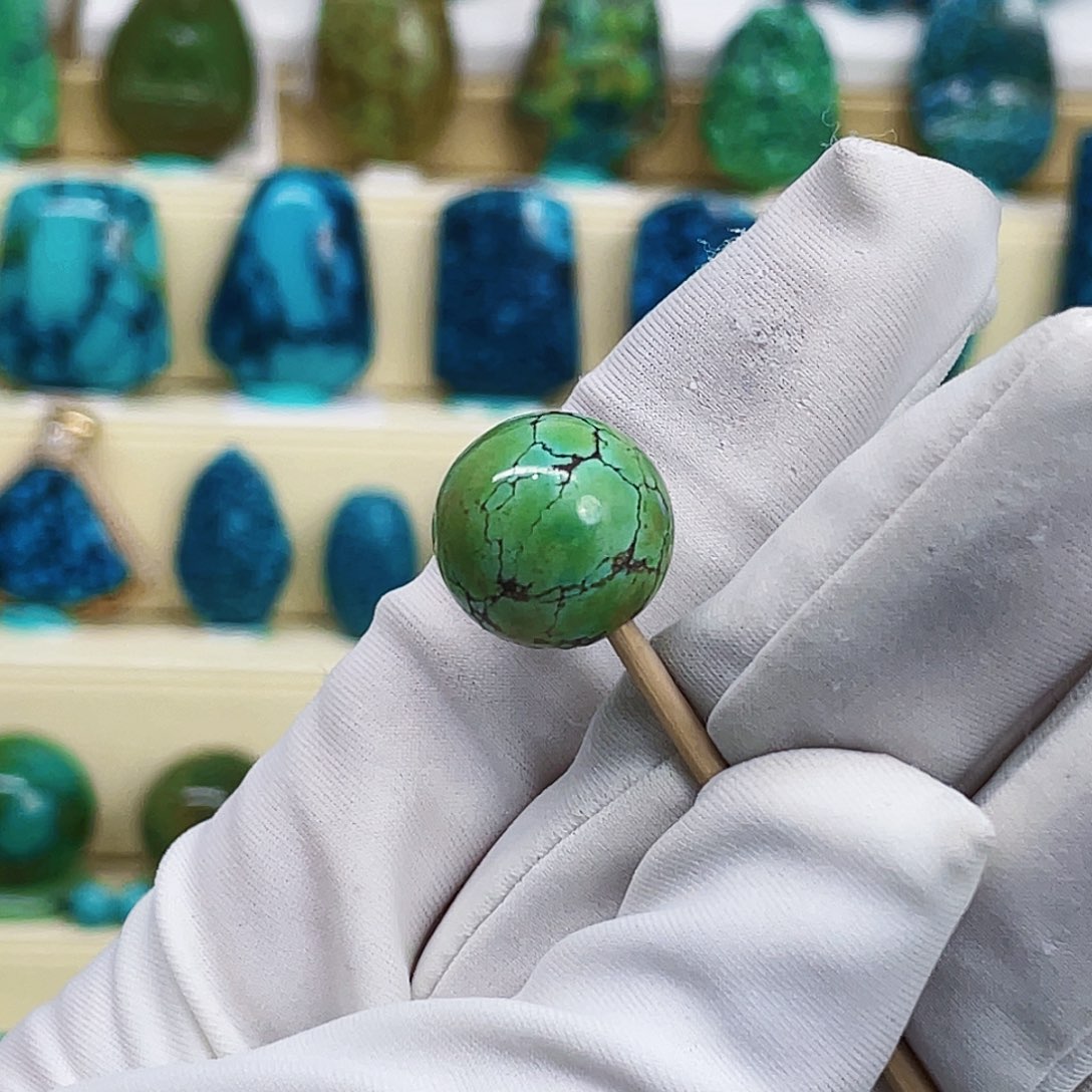 绿松石未镶嵌颈饰