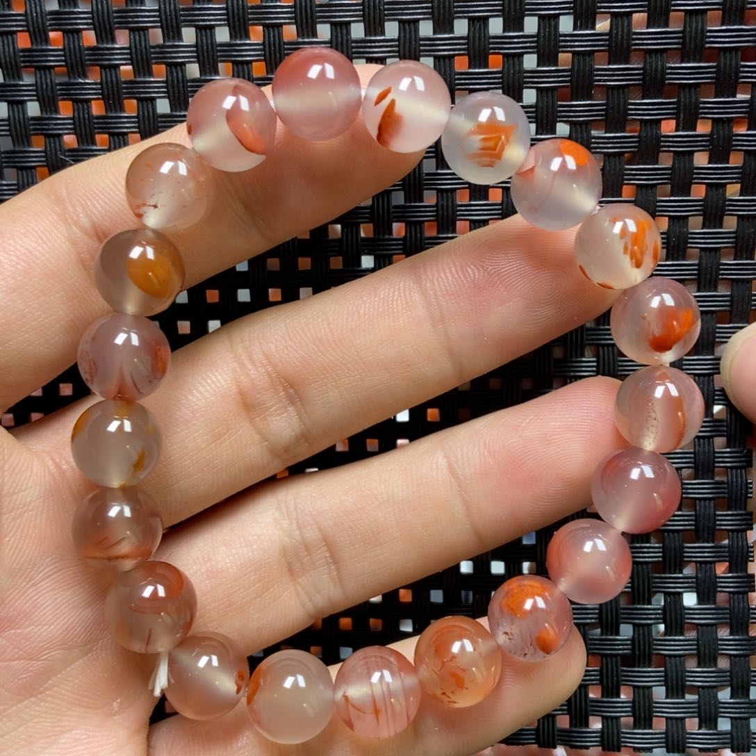 南红玛瑙手串未镶嵌9+’mm