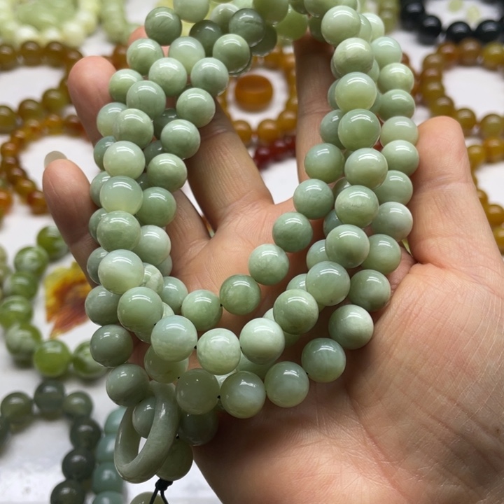 蛇纹石玉手串未镶嵌