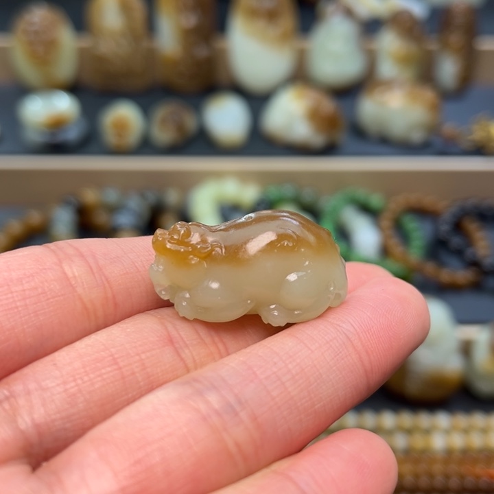 和田玉颈饰未镶嵌