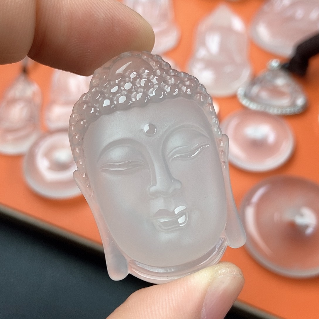 石英质玉颈饰未镶嵌佛首