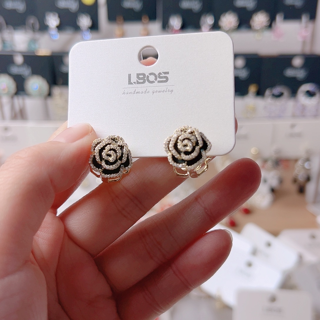 锆石纯铜合金耳环的