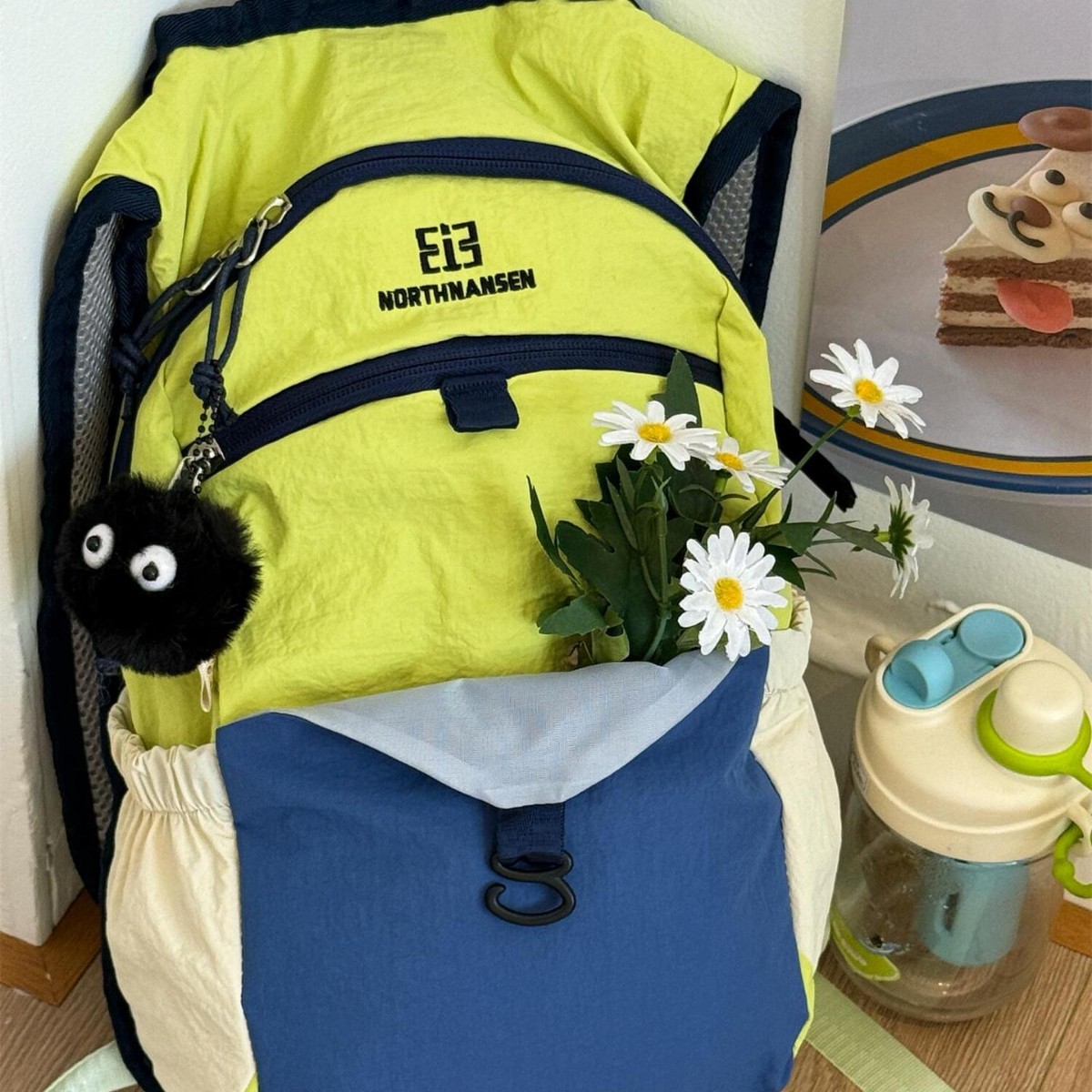 户外徒步登山包女小众设计旅行休闲百搭轻量化骑行运动背包双肩包
