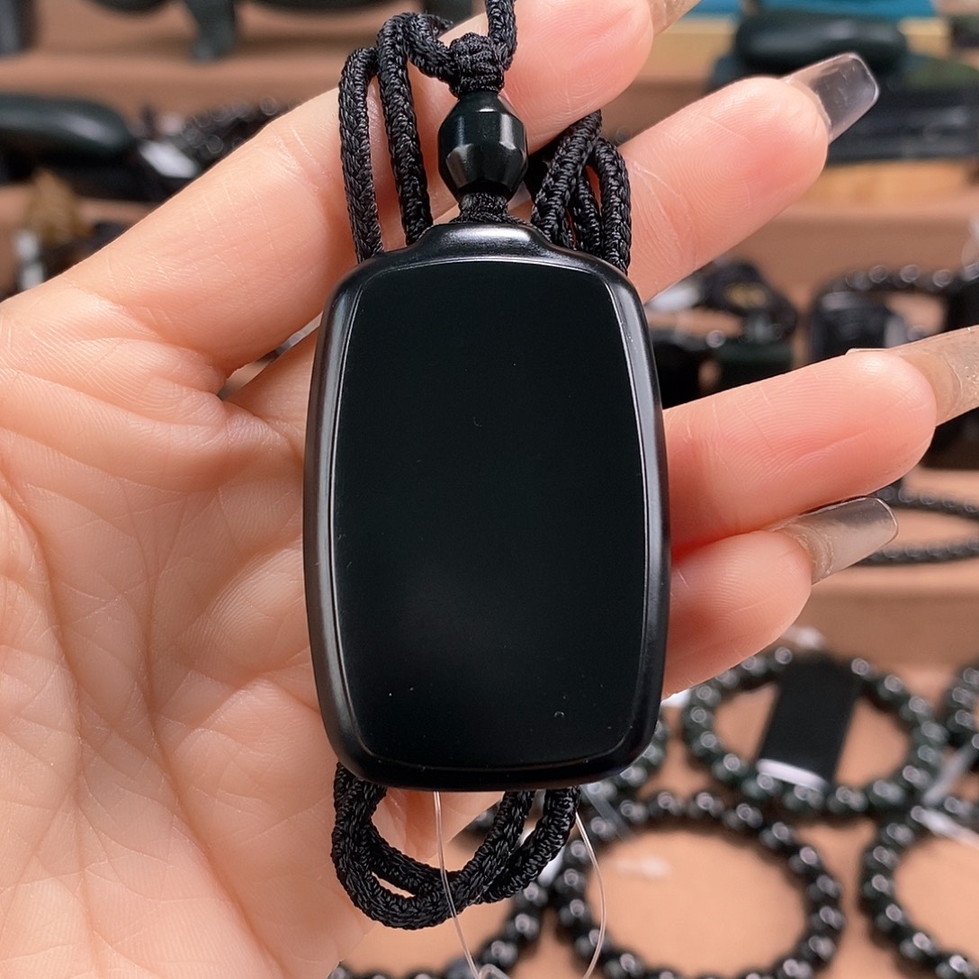 翱***鹰和田玉未镶嵌手链无事牌