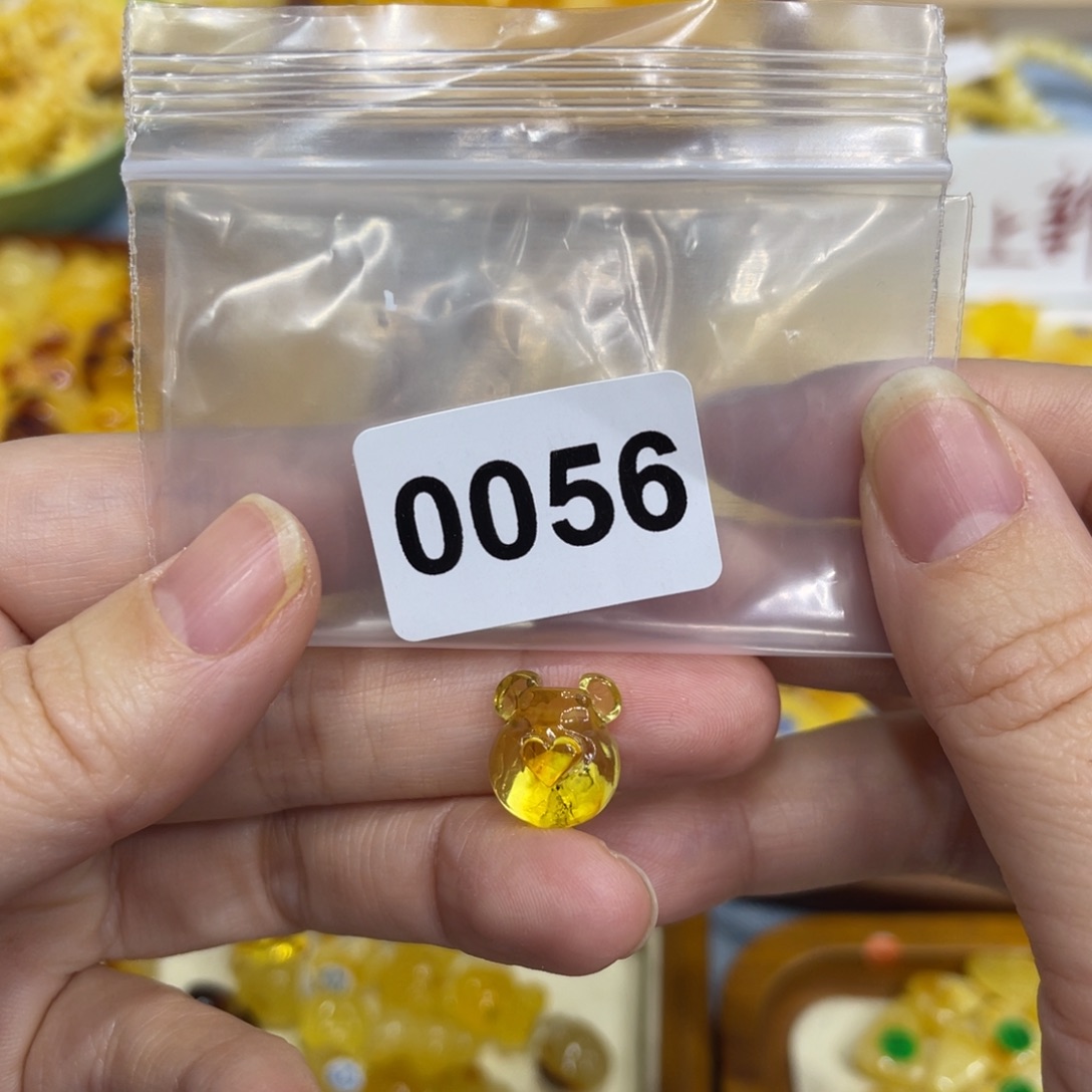 琥珀珠宝奇石未镶嵌