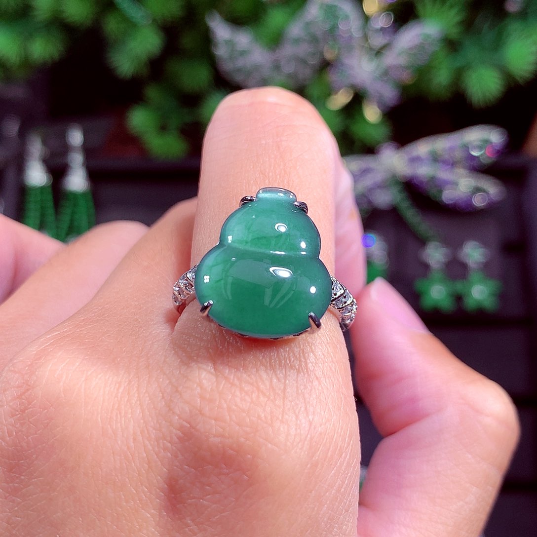 颈饰未镶嵌翡翠天然