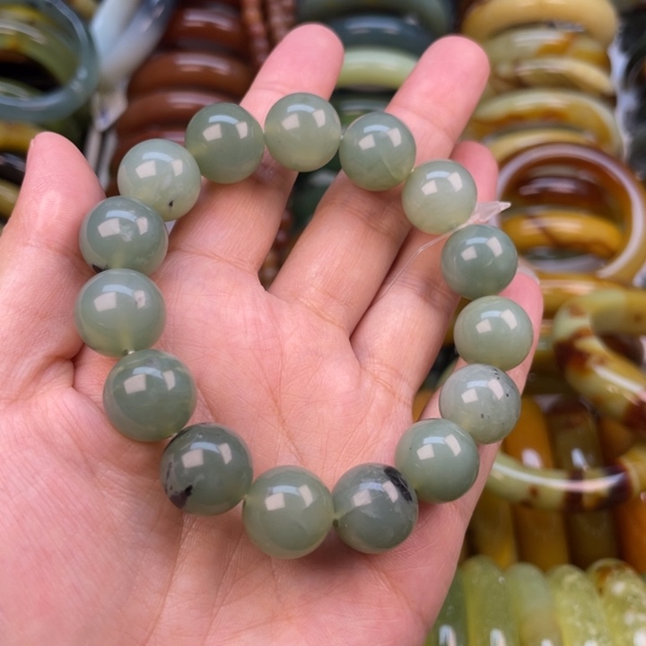 蛇纹石玉手镯未镶嵌