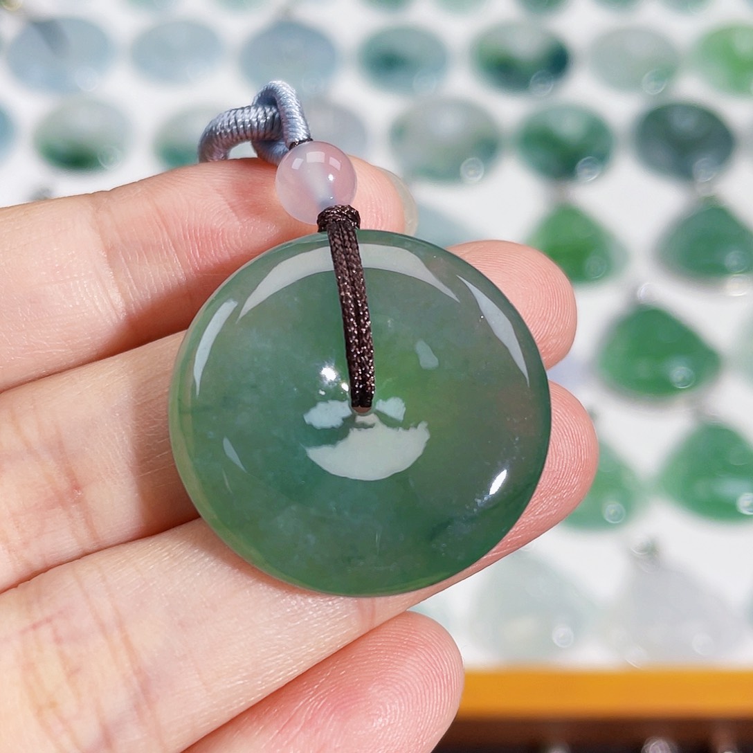 颈饰未镶嵌翡翠吊坠