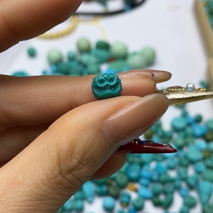 绿松石未镶嵌珠宝奇石