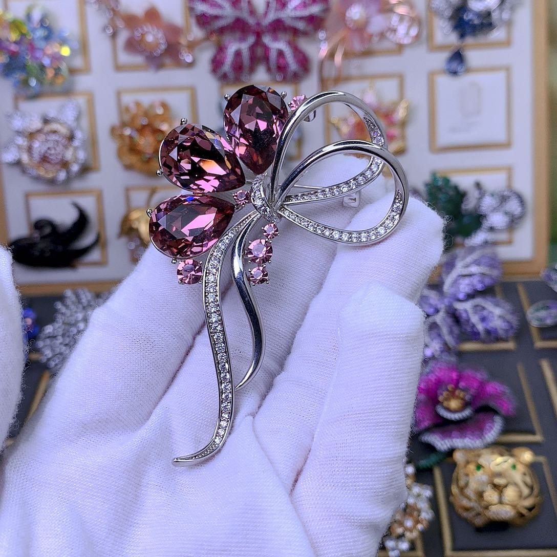 合成立方氧化锆铜胸针胸花