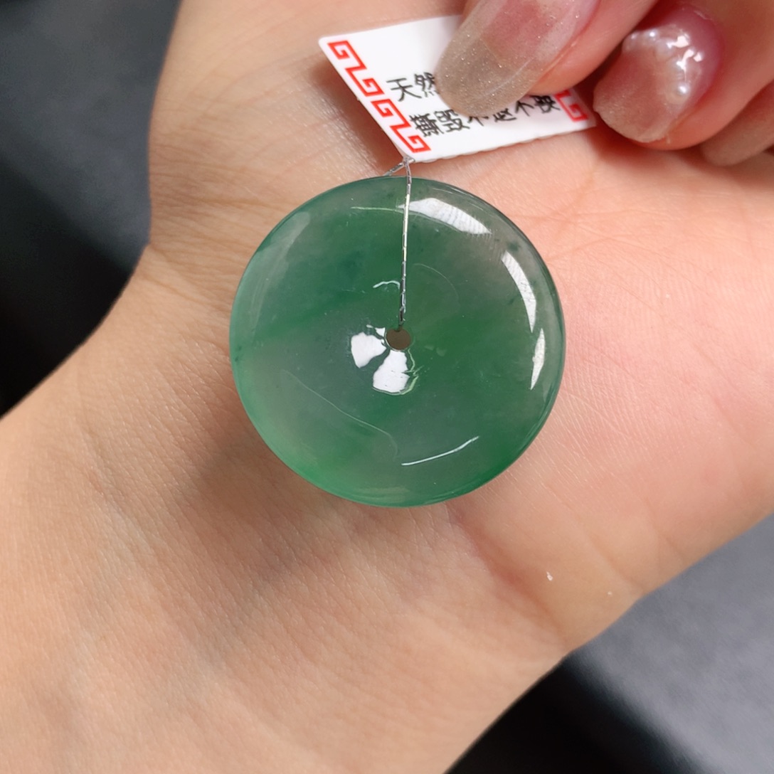 翡翠颈饰未镶嵌天然翡翠