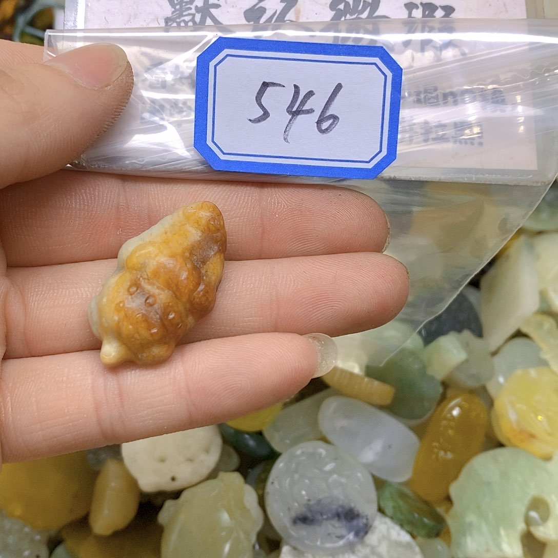 蛇纹石玉颈饰未镶嵌546