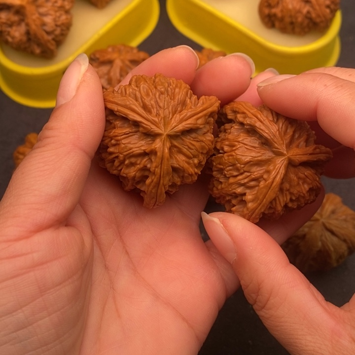 把件文玩核桃吴**?