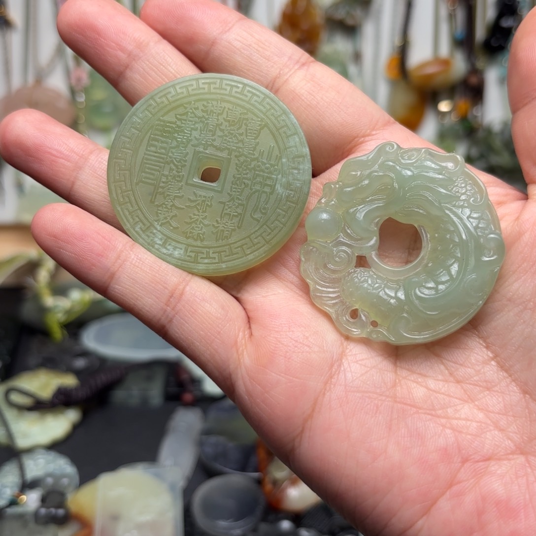 蛇纹石玉合金颈饰