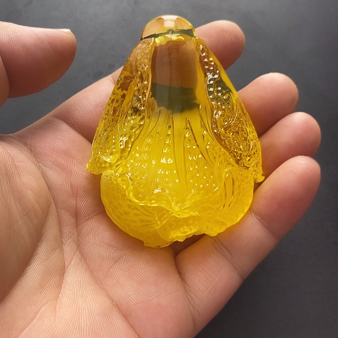 琥珀未镶嵌裸石吊坠