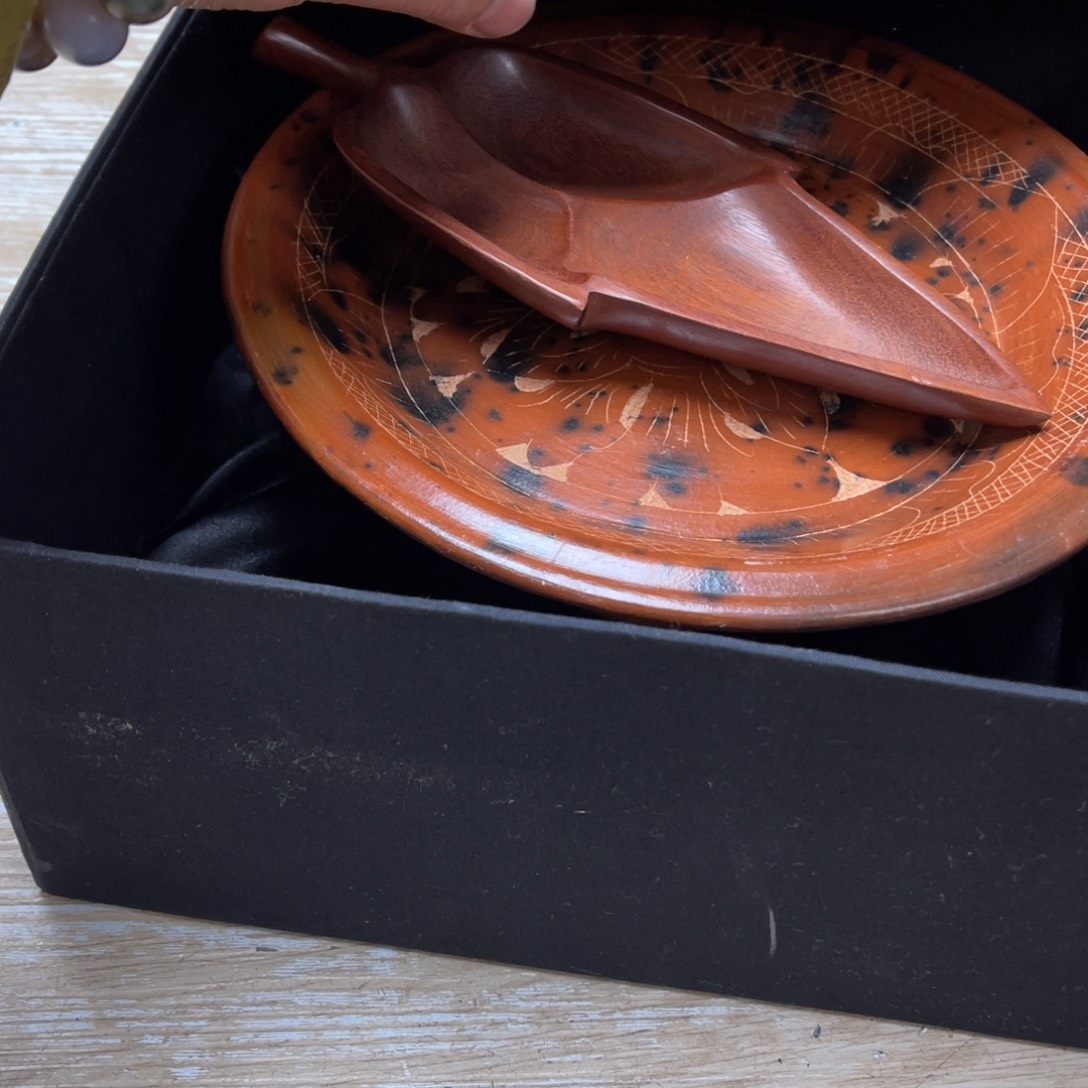 瓷片猎***细密密麻麻地排列着