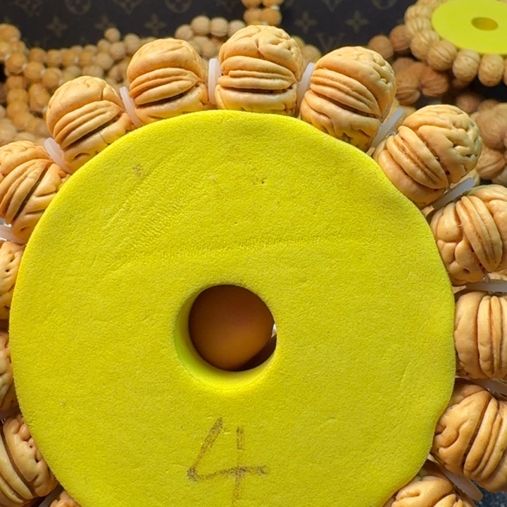 小***娃桃核吊坠肌肉加班