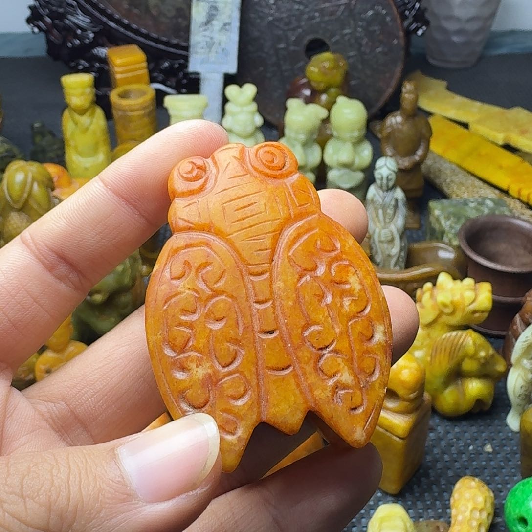 白玉菩提吊坠。。。