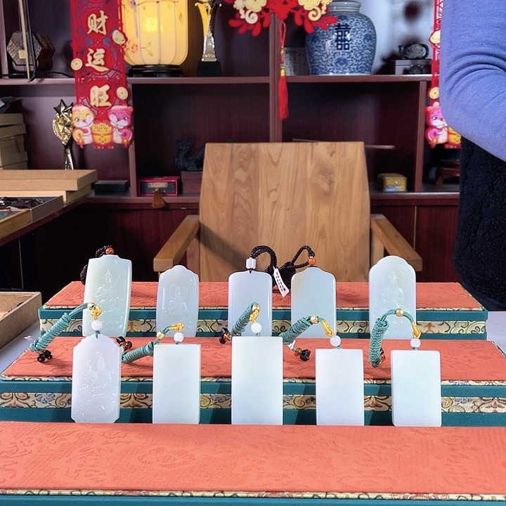 和田玉吊坠未镶嵌