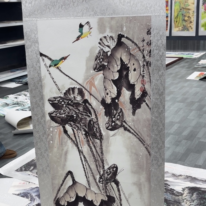 字画等多种形式的艺术作品和