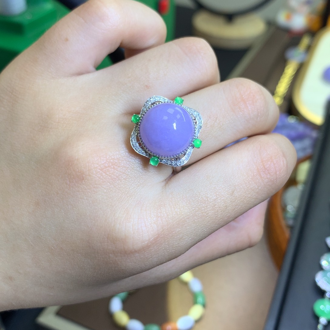 翡翠颈饰18K金镶嵌翡翠